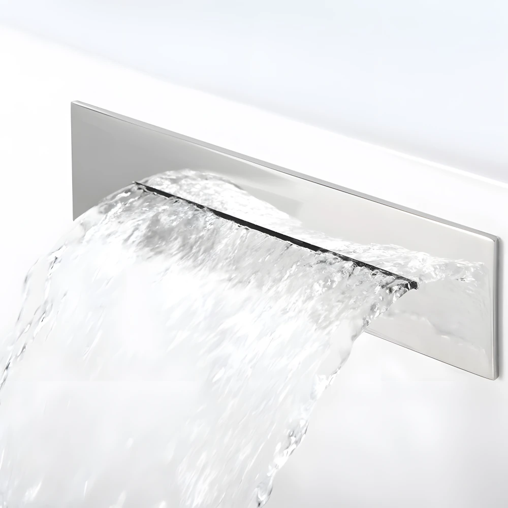 Bec cascade (en laiton chromé) intégré à la coque